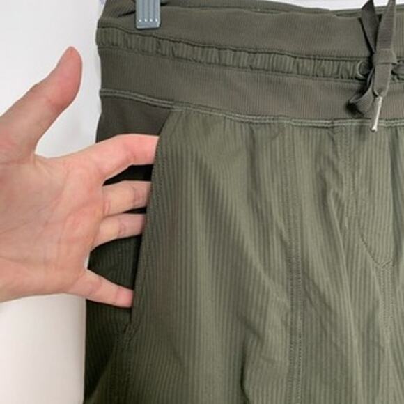 Luulemon Dance Studio Crop 25" Green Dark Olive  Pants Women Size 4 - Picture 8 of 16